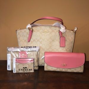 Coach handbag set…never been used.